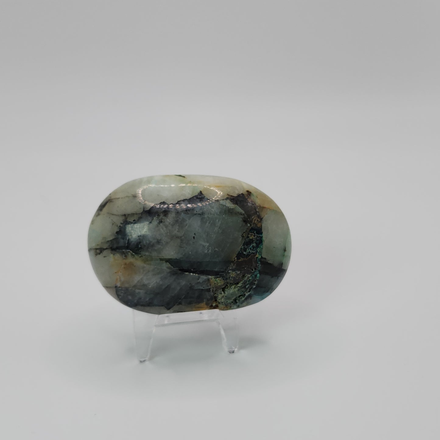 Quantum Quattro Palm Stone