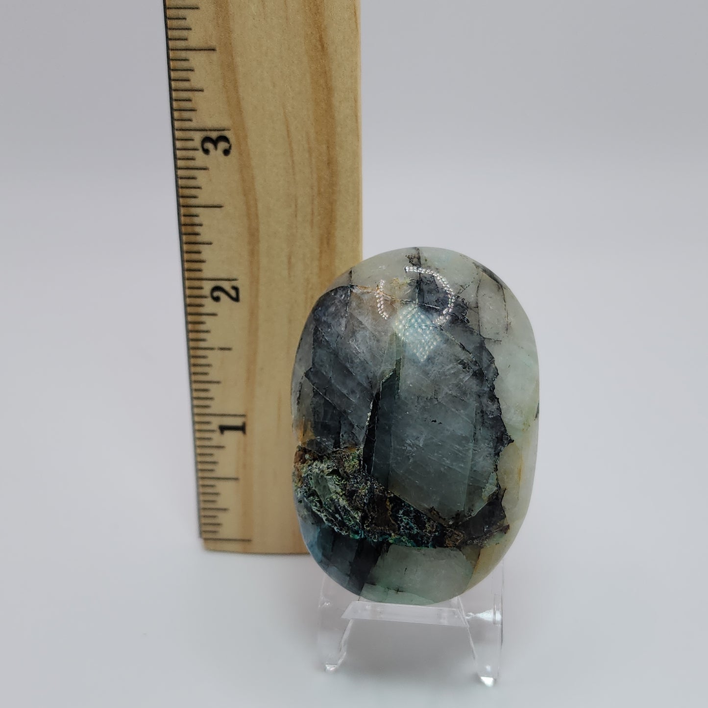 Quantum Quattro Palm Stone
